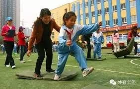 拉奎尔罗德里格斯对决妮琪贝拉引关注